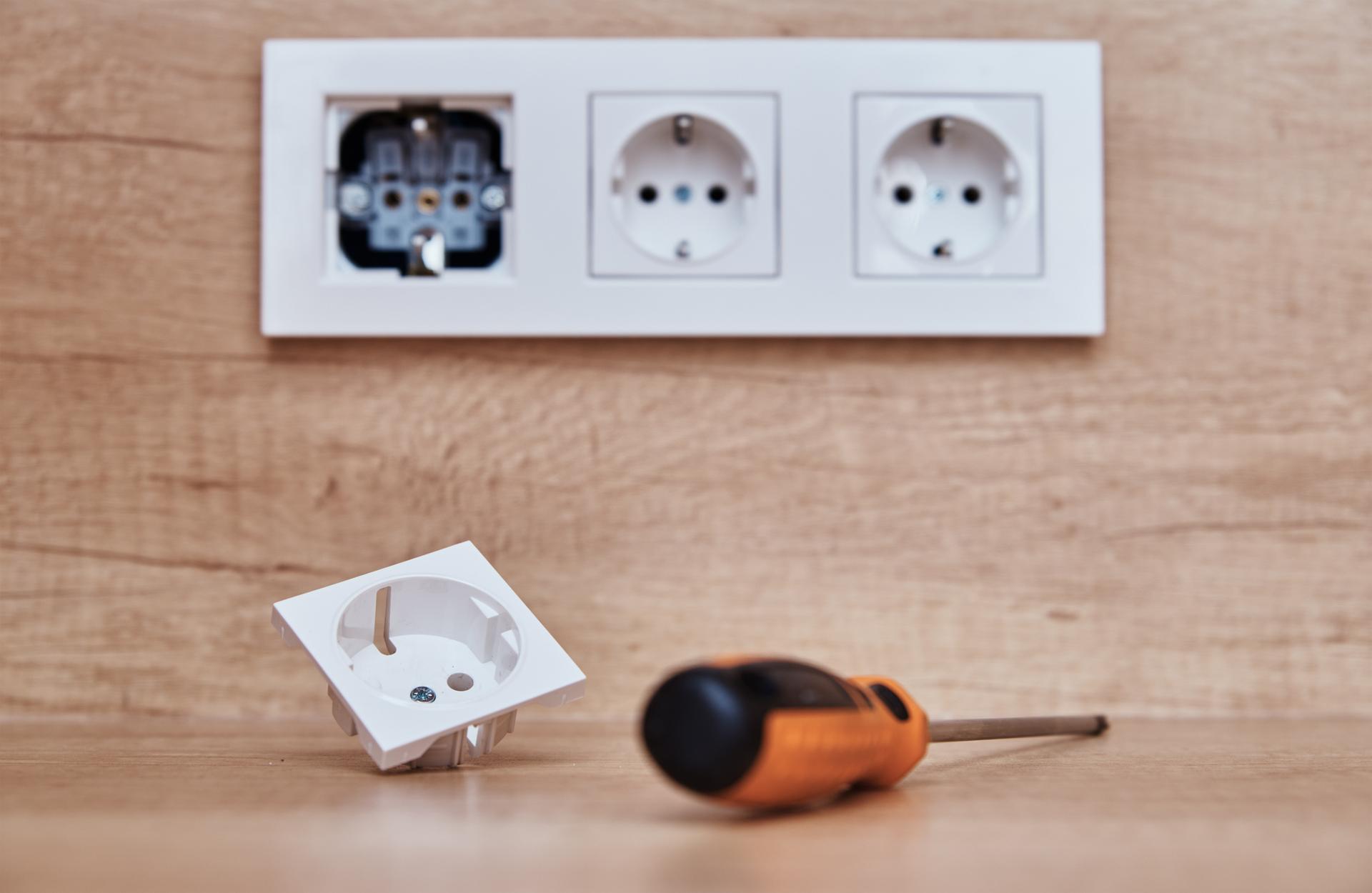 Instaladores y reparadores de sistemas eléctricos en Beniarbeig